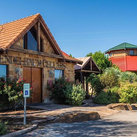 Pecan Cabin Fredericksburg Ngoại thất bức ảnh