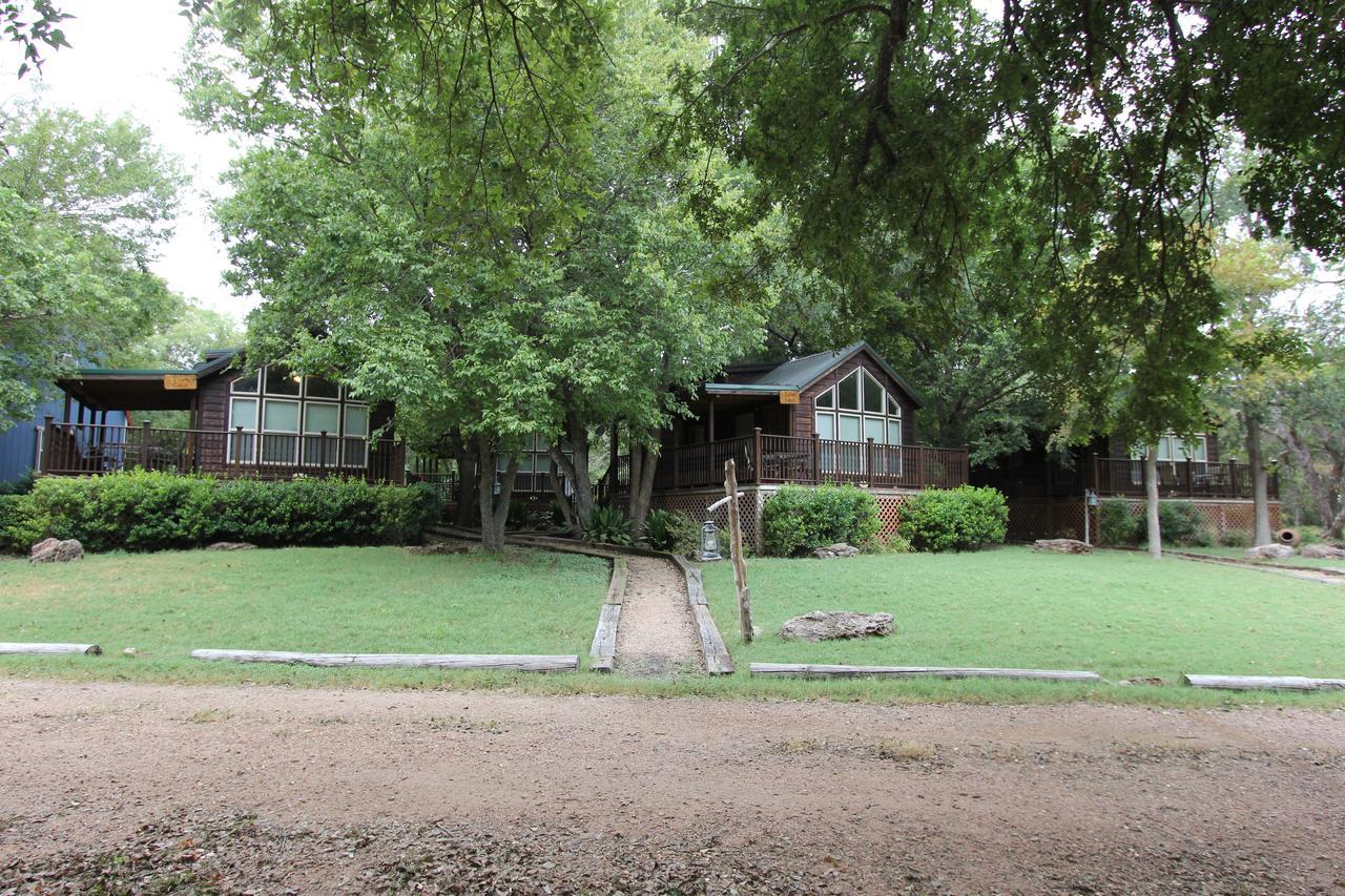 Pecan Cabin Fredericksburg Ngoại thất bức ảnh