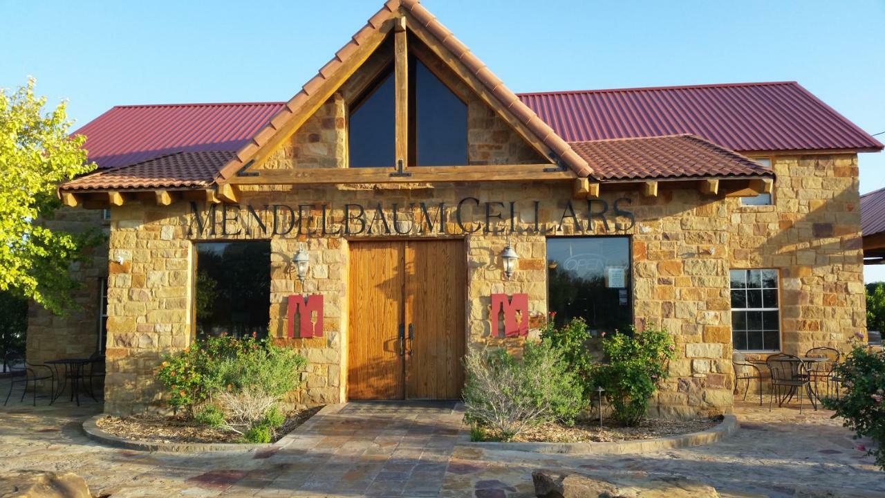 Pecan Cabin Fredericksburg Ngoại thất bức ảnh
