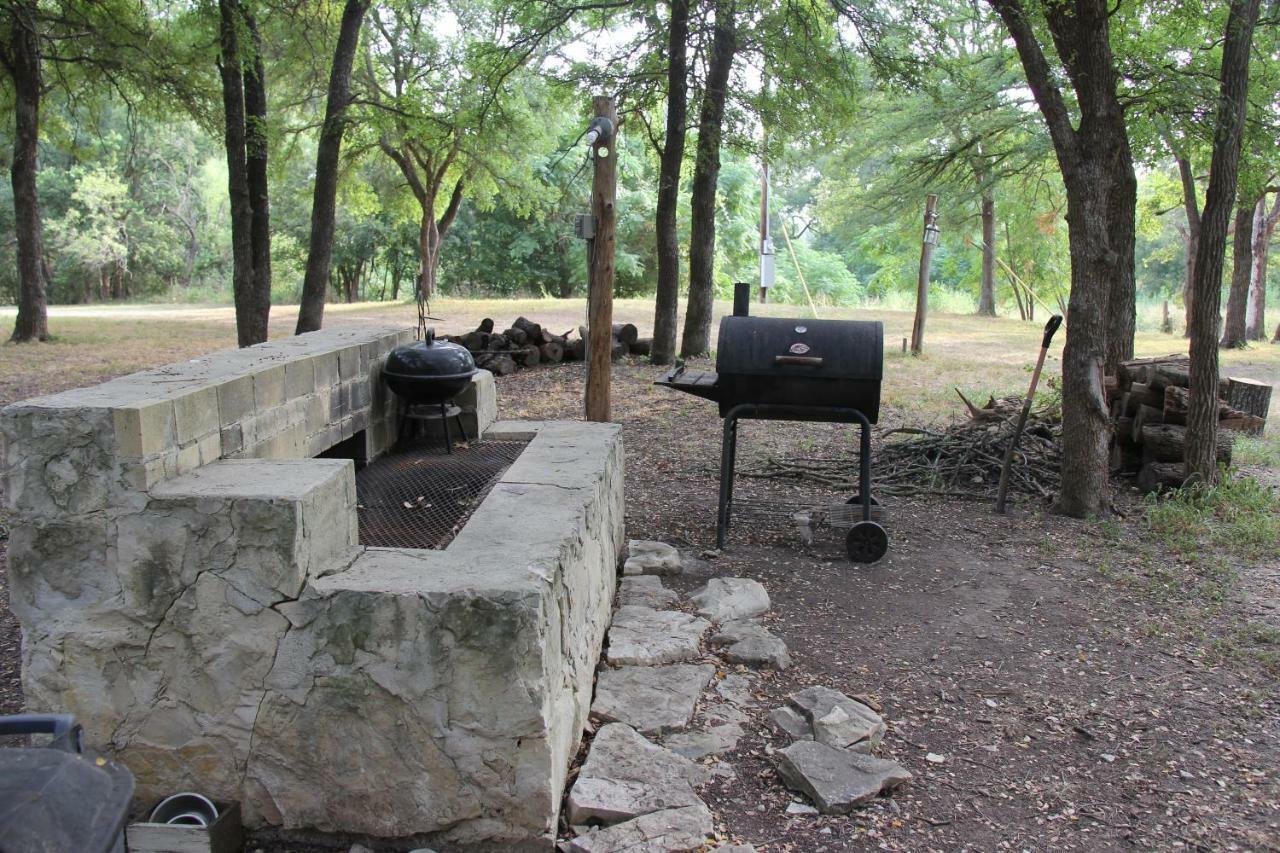 Pecan Cabin Fredericksburg Ngoại thất bức ảnh